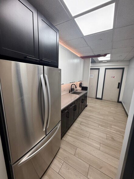 More Photos Of 65 S 11th St, Brooklyn Office For Lease