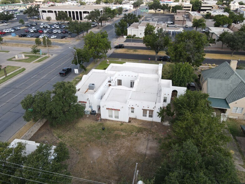 More Photos Of 233 W Twohig Ave, San Angelo Office For Sale