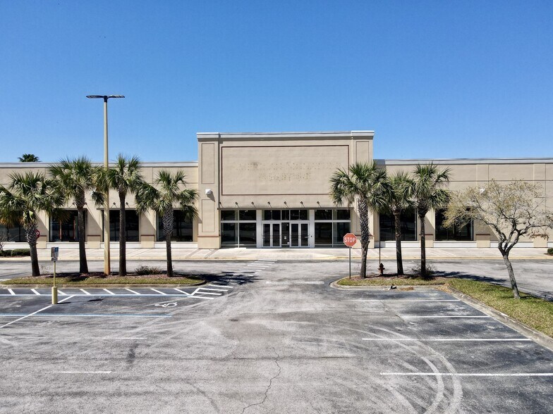 Primary Photo Of 1924 W International Speedway Blvd, Daytona Beach General Retail For Sale