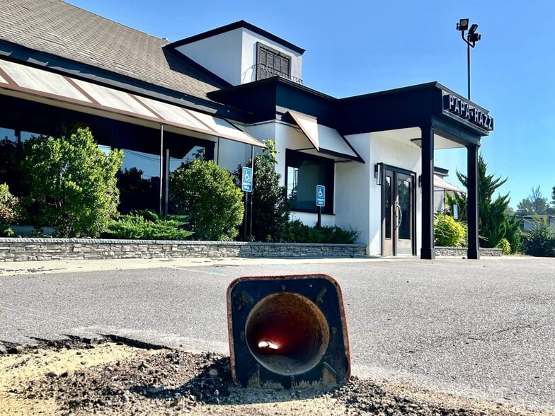 More Photos Of 768 Elm St, Concord Restaurant For Lease