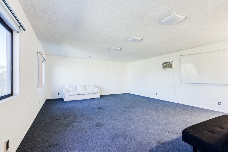 More Photos Of 8642 Venice Blvd, Los Angeles Office Residential For Sale