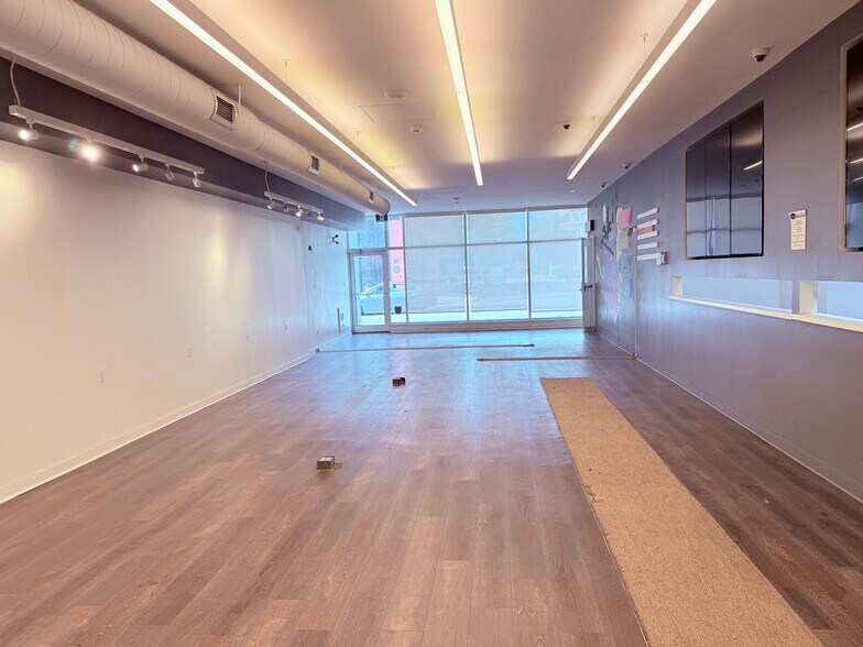 More Photos Of 391 Bank St, Ottawa Storefront Retail Office For Sale