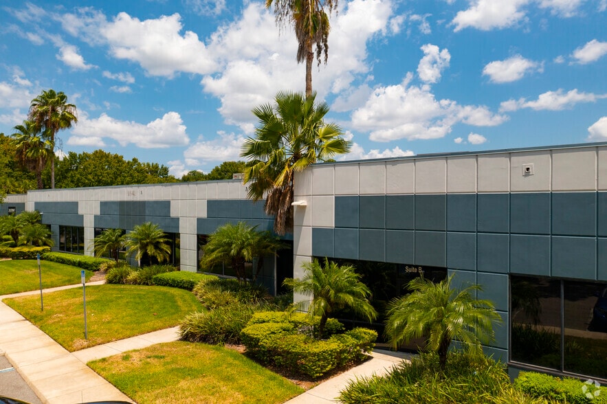 More Photos Of 9940 Currie Davis Dr, Tampa Unknown For Lease