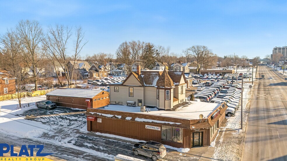 More Photos Of 913 E Market St, Warren Freestanding For Sale