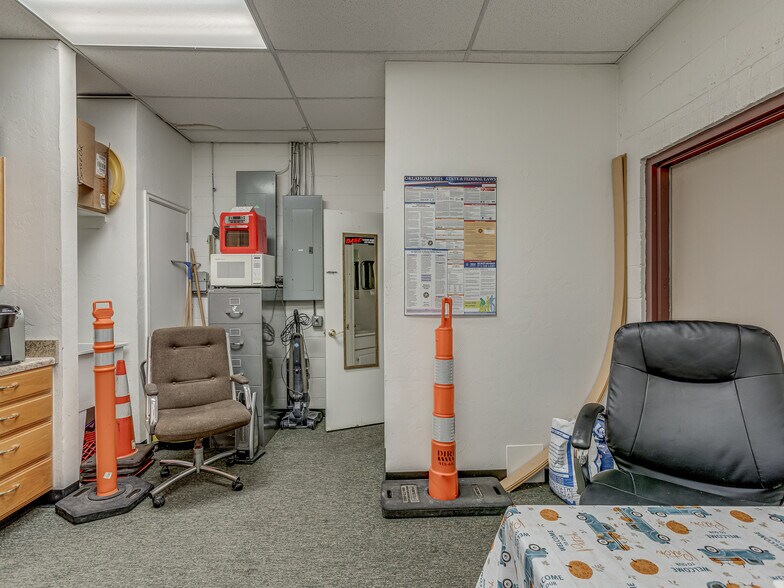 More Photos Of 430 N Berry Rd, Norman Medical For Sale