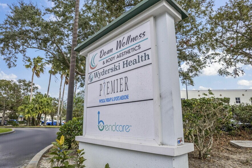 More Photos Of 1345 36th St, Vero Beach Medical For Sale