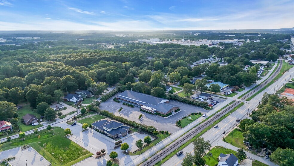 More Photos Of 313 N Main St, Simpsonville Freestanding For Sale