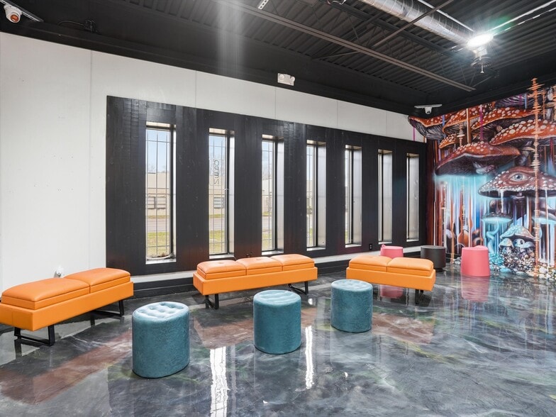 More Photos Of 20903 Dequindre Rd, Hazel Park Warehouse For Lease
