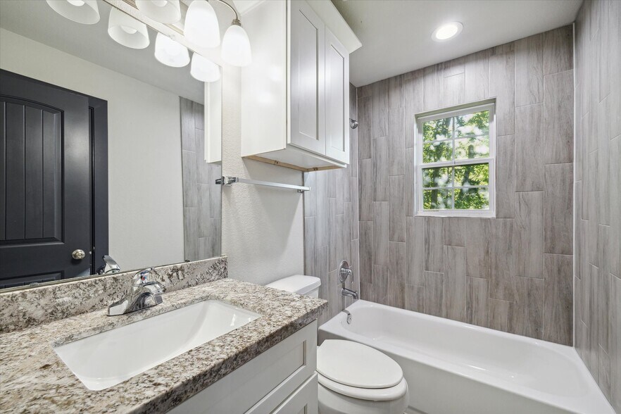 More Photos Of 4610 Denmark St, Houston Multifamily For Sale