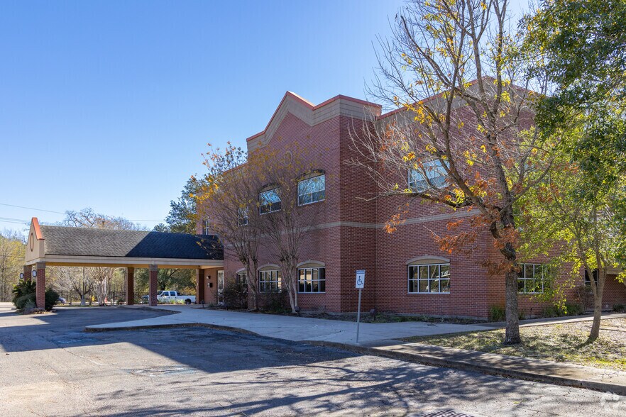 More Photos Of 2101 S Loop 336 W, Conroe Office For Sale