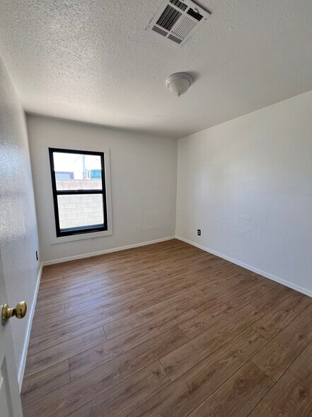 More Photos Of 1806 W Sherman St, Phoenix Industrial For Sale