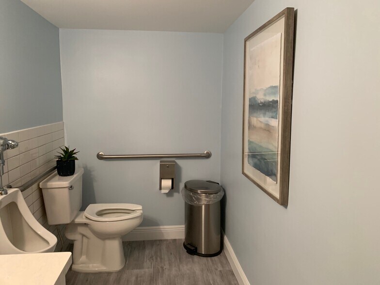 More Photos Of 602 W Indian River Blvd, Edgewater Medical For Lease