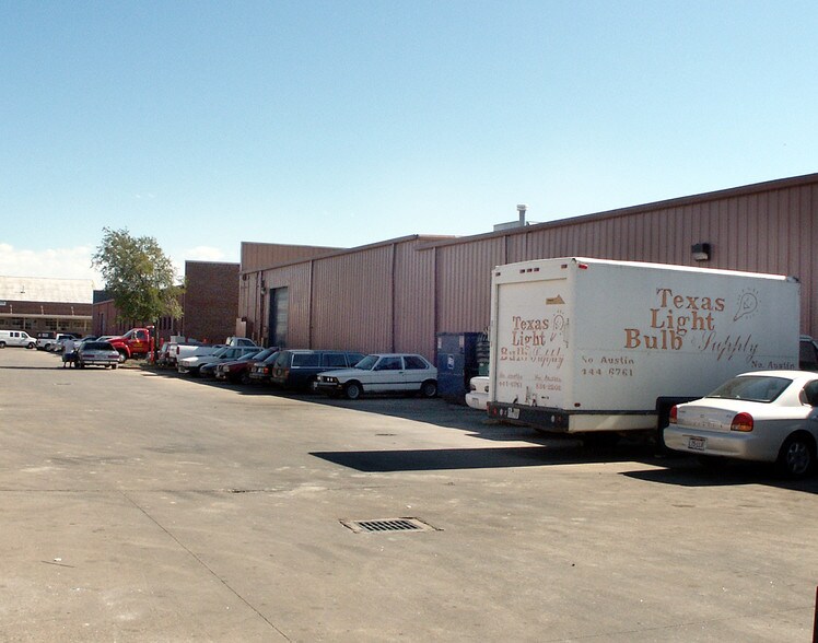 More Photos Of 4201 Congress Ave S, Austin Unknown For Lease