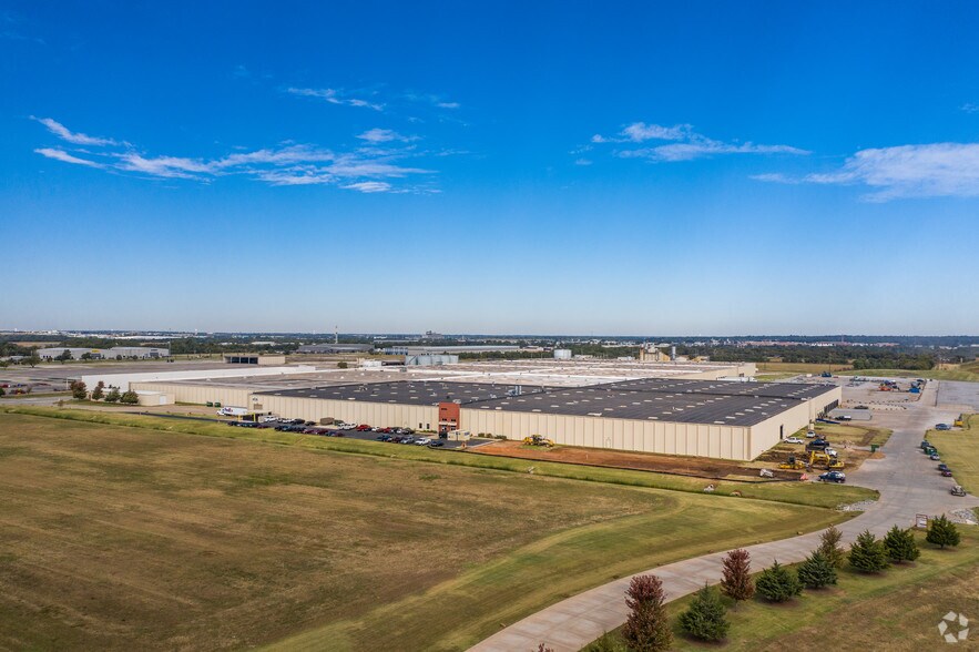 More Photos Of 7501 SW 29th St, Oklahoma City Distribution For Lease