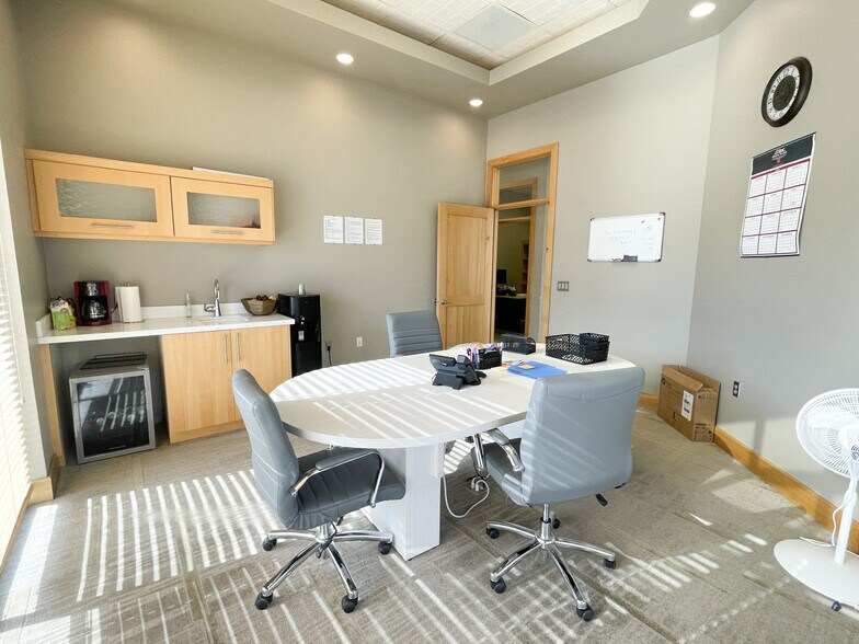 More Photos Of 1215 N 500 W, Provo Storefront For Lease