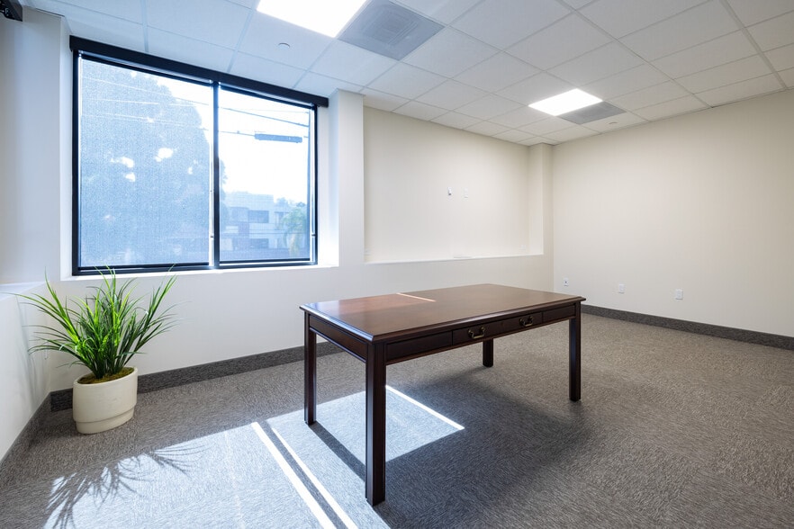 More Photos Of 24444 Hawthorne Blvd, Torrance Office For Sale