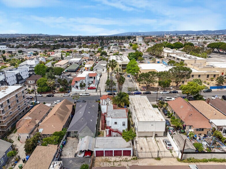 More Photos Of 1716 Magnolia Ave, Los Angeles Multifamily For Sale