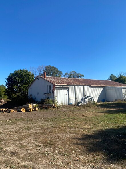 More Photos Of 5052 Reynolds Rd, Sturgeon Bay Flex For Sale