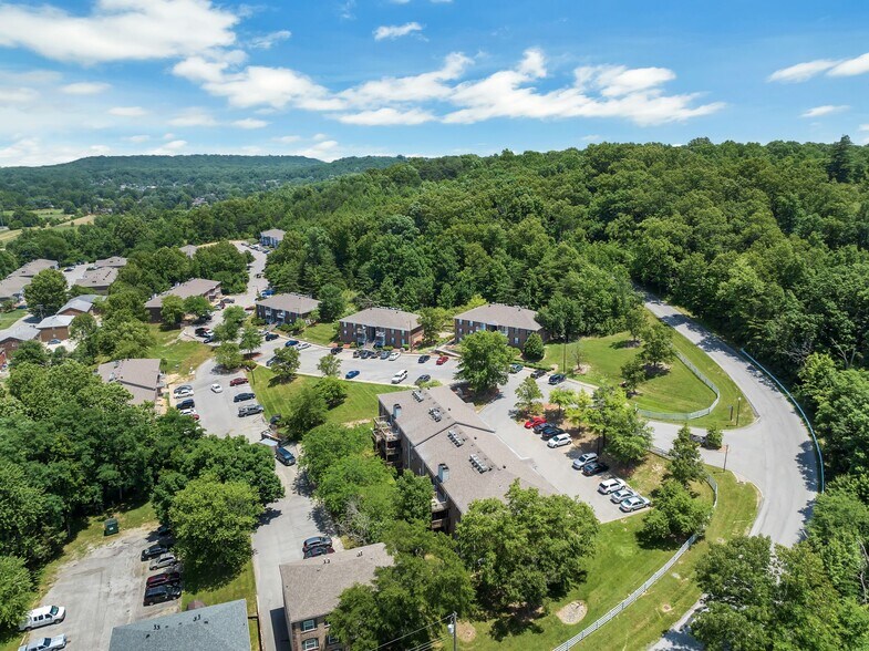 More Photos Of 3130 Saint Anthony Gardens Dr, Louisville Apartments For Sale