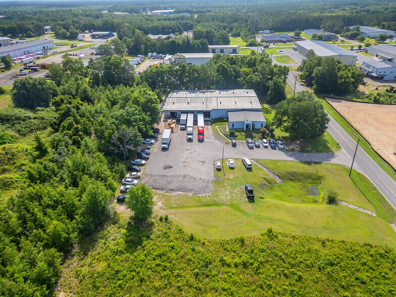 More Photos Of 495 Fortune Blvd, Midway Light Distribution For Lease