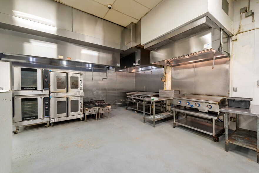 More Photos Of 5150 N State Road 7, North Lauderdale Refrigeration Cold Storage For Lease