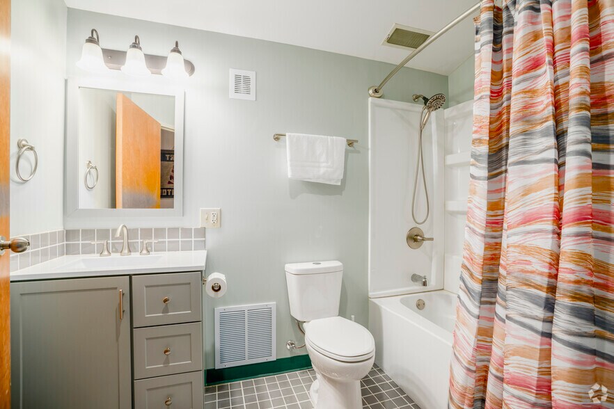 More Photos Of 2039 East Harbor Rd, Port Clinton Apartments For Sale