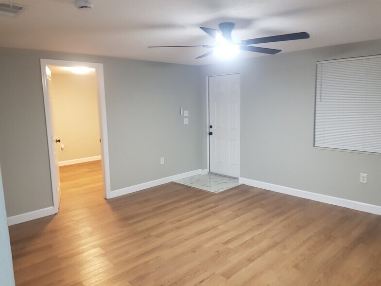 More Photos Of 311 58th Ave E, Bradenton Apartments For Sale