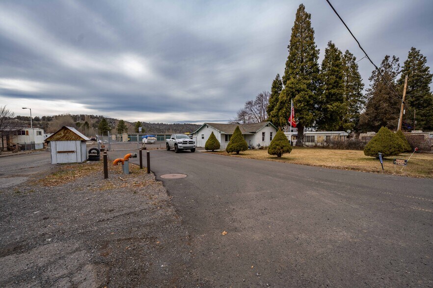 More Photos Of 4851 Highway 97 N, Klamath Falls Self Storage For Sale
