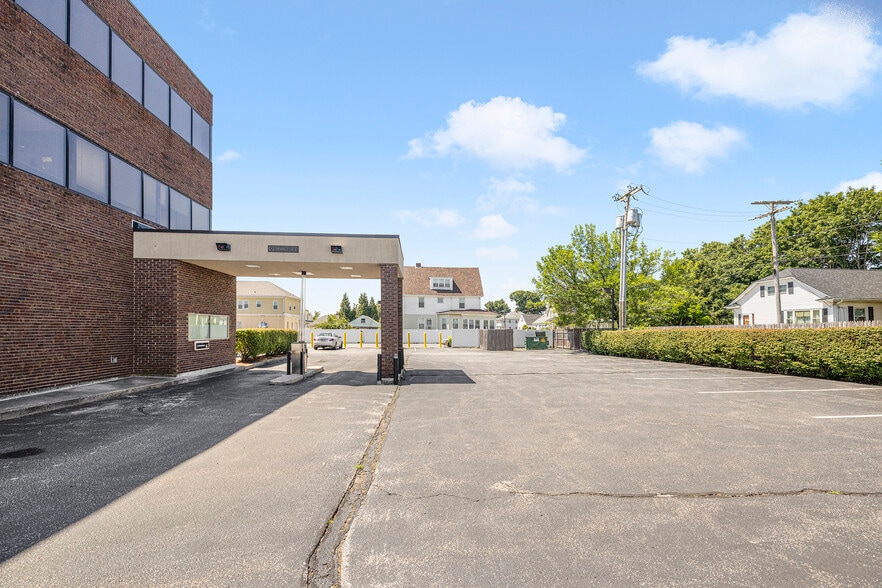 More Photos Of 999 S Broadway, East Providence Medical For Lease