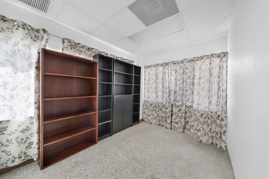More Photos Of 3401 NW 7th St, Miami Medical For Lease