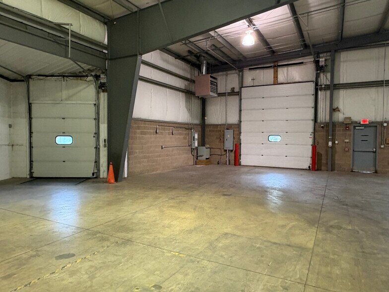 More Photos Of 325 Meadowlands Blvd, Washington Office For Lease