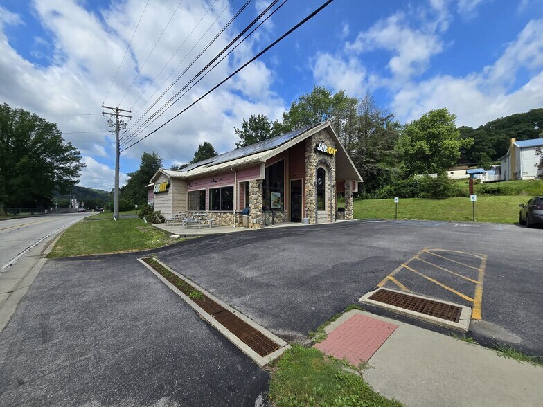 Primary Photo Of 945 Broad St, New Bethlehem Restaurant For Sale
