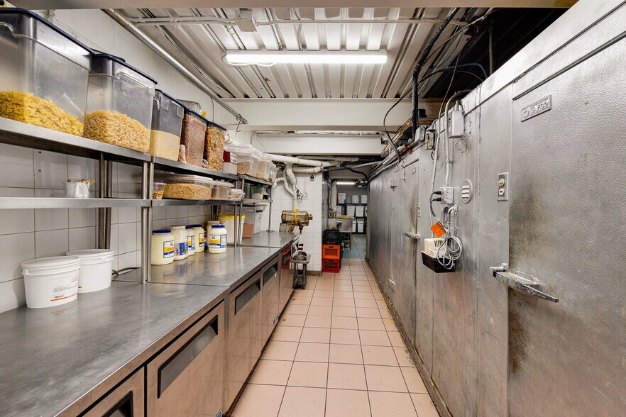 More Photos Of 348 E 49th St, New York Apartments For Lease