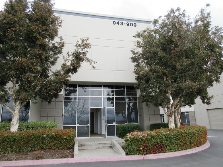 More Photos Of 909-943 Corporate Way, Fremont Research And Development For Sale