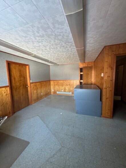 More Photos Of 628 South St, Hoosick Falls Specialty For Sale