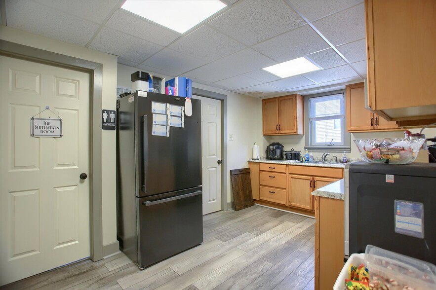 More Photos Of 6 S 15th St, Camp Hill Office For Sale