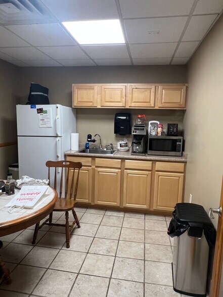 More Photos Of 207 Blackford Ave, Middlesex Light Distribution For Sale