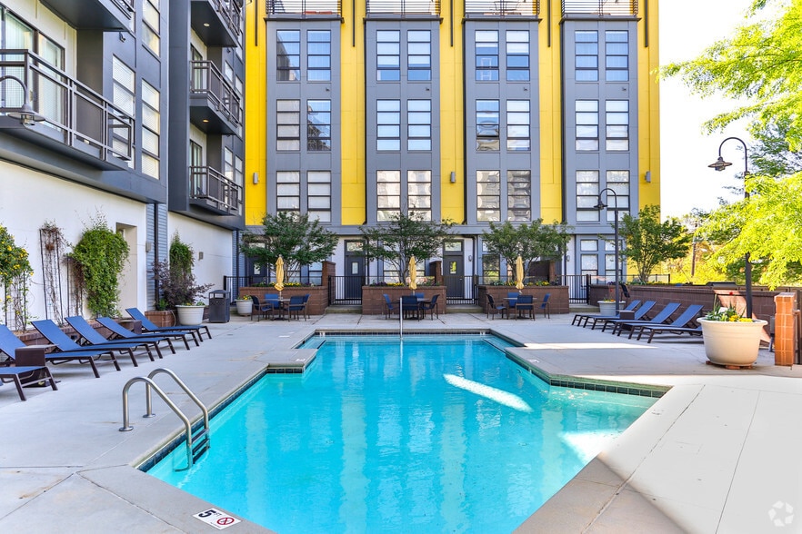 More Photos Of 810 E 7th St, Charlotte Apartments For Lease