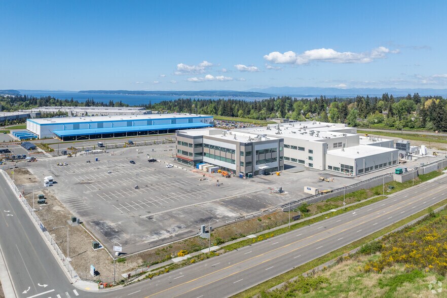 More Photos Of 215 Shuksan Way, Everett Research And Development For Lease
