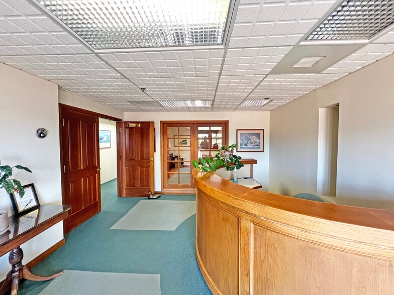 More Photos Of 1525 State St, Santa Barbara Office For Sale
