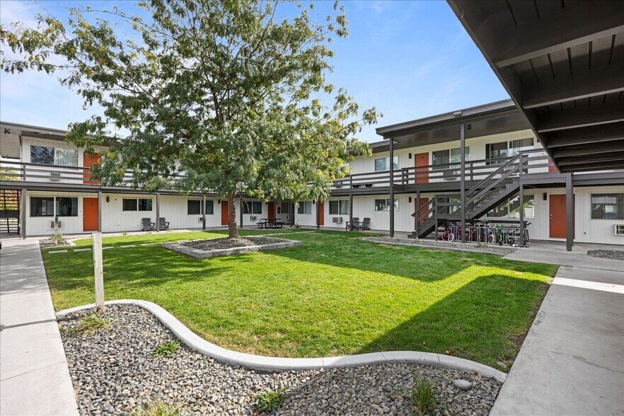 More Photos Of 2105 Pullen St, Richland Apartments For Sale