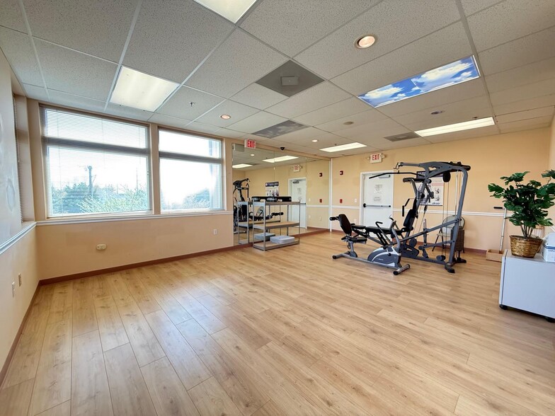 More Photos Of 1374 Whitehorse Hamilton Square Rd, Hamilton Office For Sale