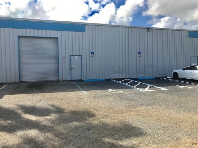 More Photos Of 801 15th St, Lake Park Warehouse For Lease