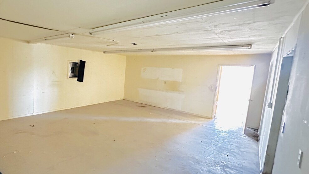 More Photos Of 1611 Needles Hwy, Needles Warehouse For Sale