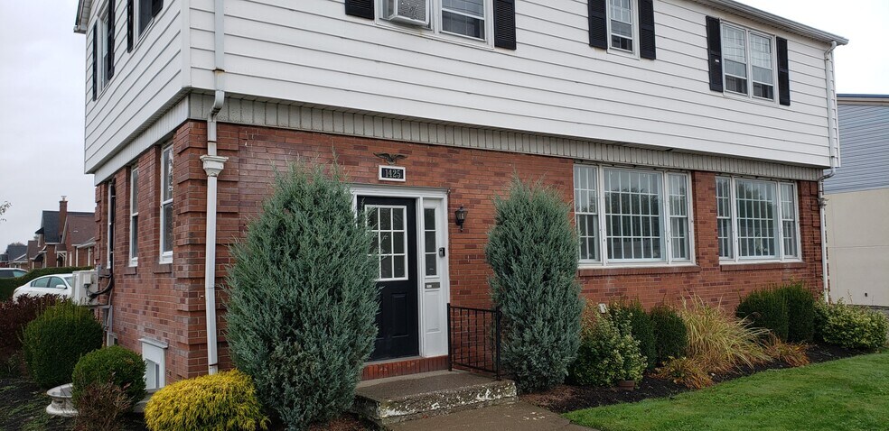 More Photos Of 1425 Abbott Rd, Buffalo Storefront Retail Office For Lease