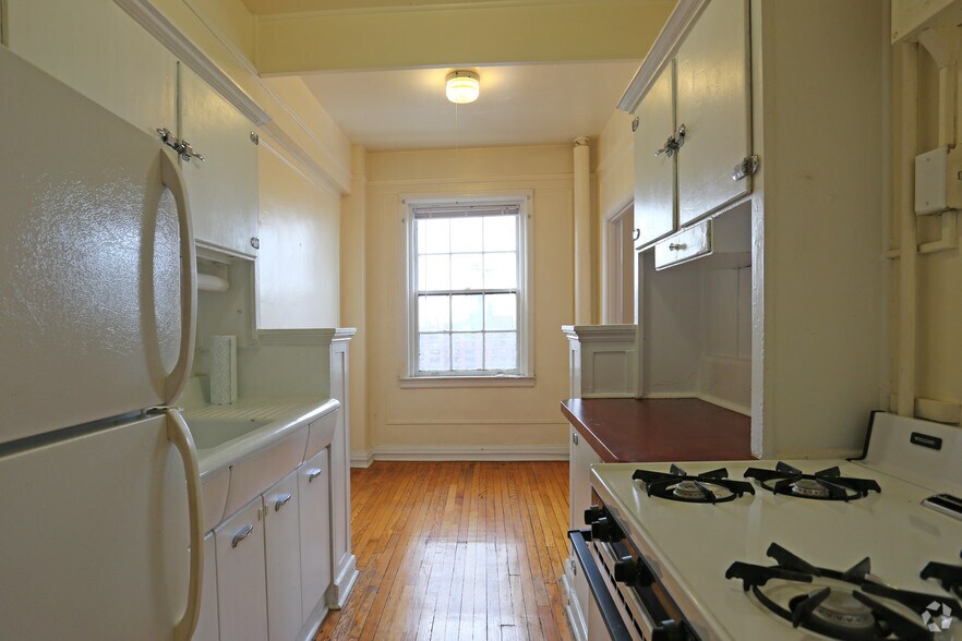 More Photos Of 135 S 20th St, Philadelphia Apartments For Lease