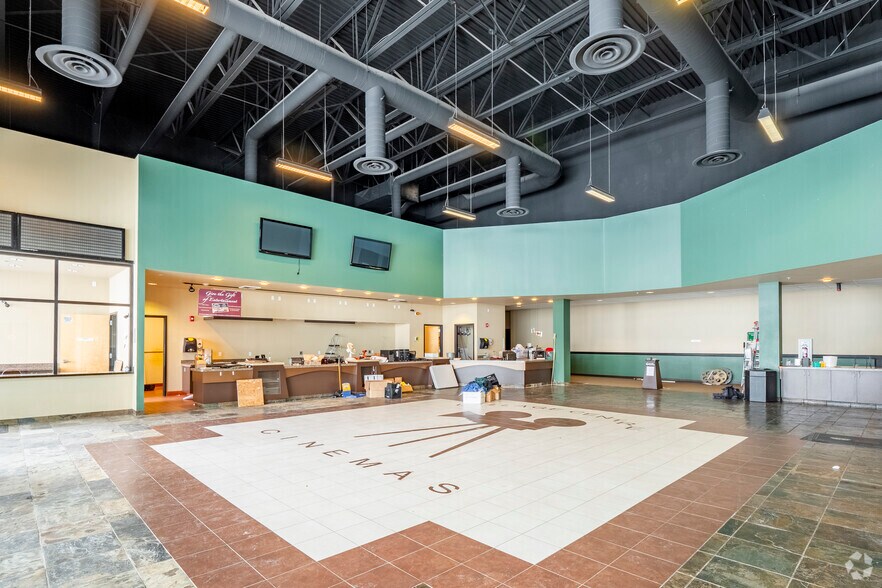 More Photos Of 10117 W Sunset Hwy, Spokane Movie Theatre For Sale