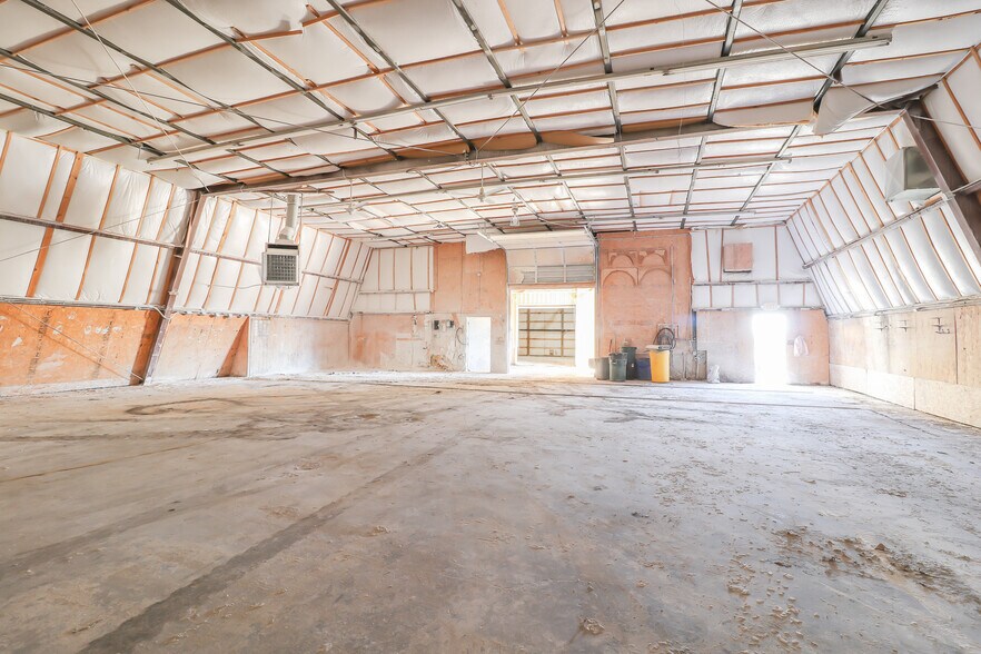 More Photos Of 1292 SW 125th Rd, Holden Light Manufacturing For Sale