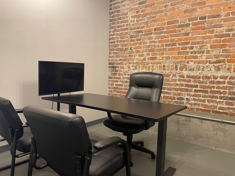 More Photos Of 3989 Broadway, Grove City Coworking Space