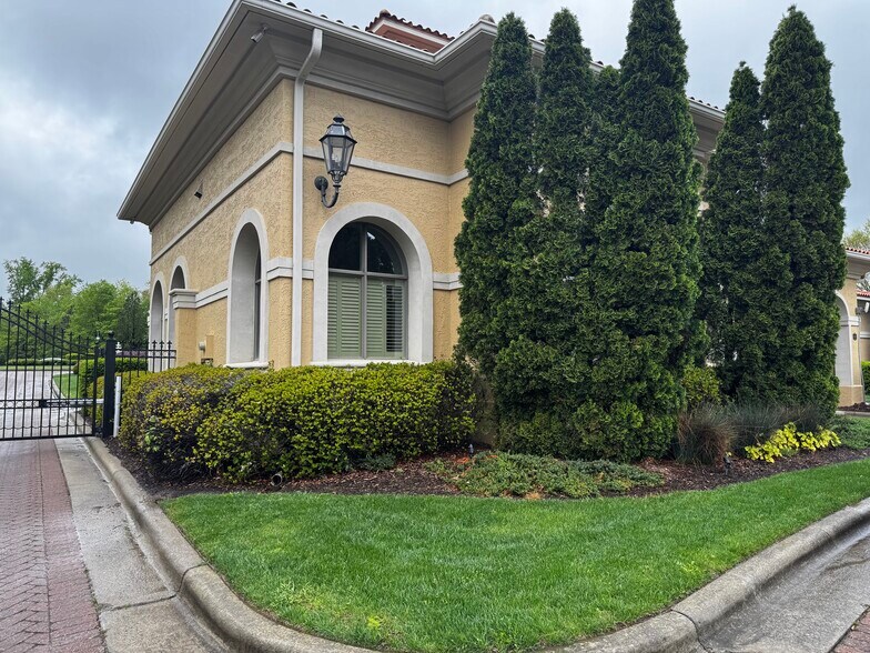 More Photos Of 1 Maida Vale Ct, Durham Office For Lease